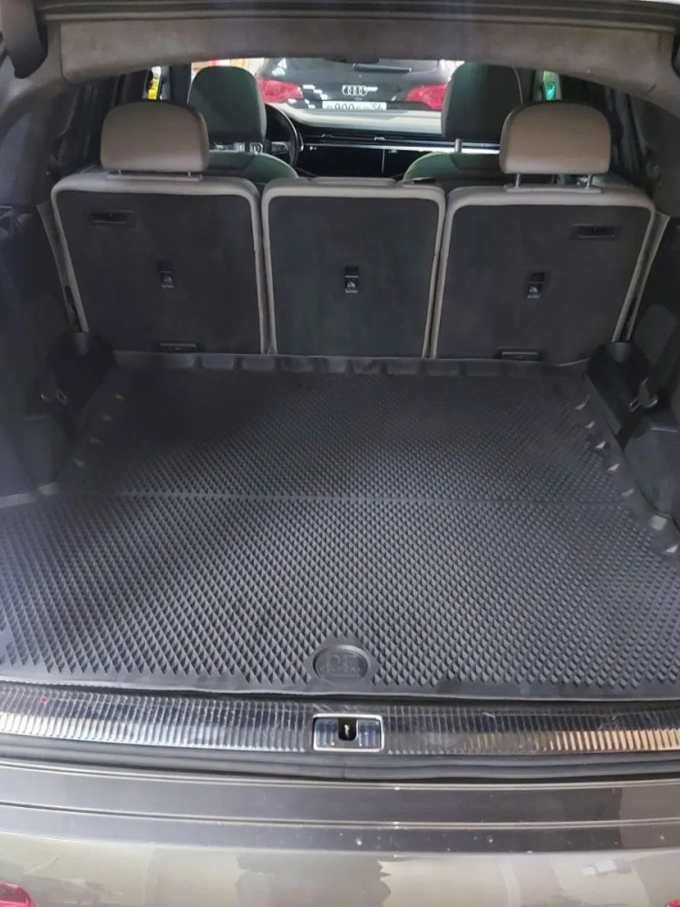 Коврик в багажник для автомобиля Audi Q7 (2019-), Ауди Ку7 с бортиками, эва, eva